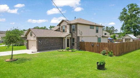 Photo of 1685 County Road 5102, Cleveland, TX 77327 (MLS # 26238502)