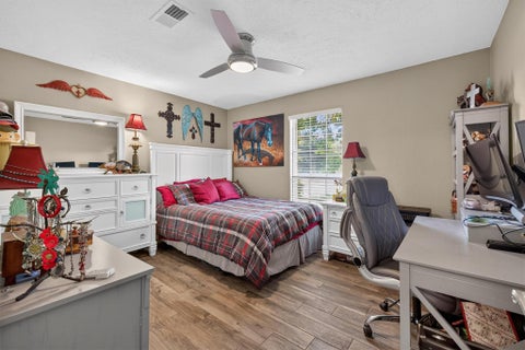 Tiny photo for 727 Cindy Lane, Cove, TX 77523 (MLS # 23120814)