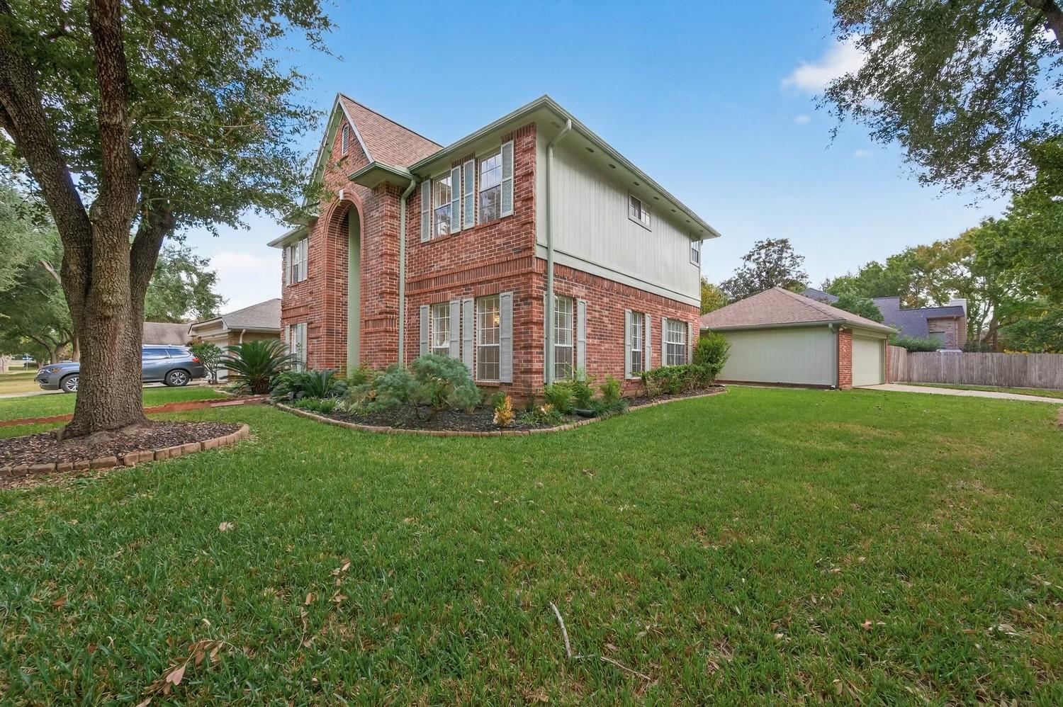 2431 Parkwood Lane
