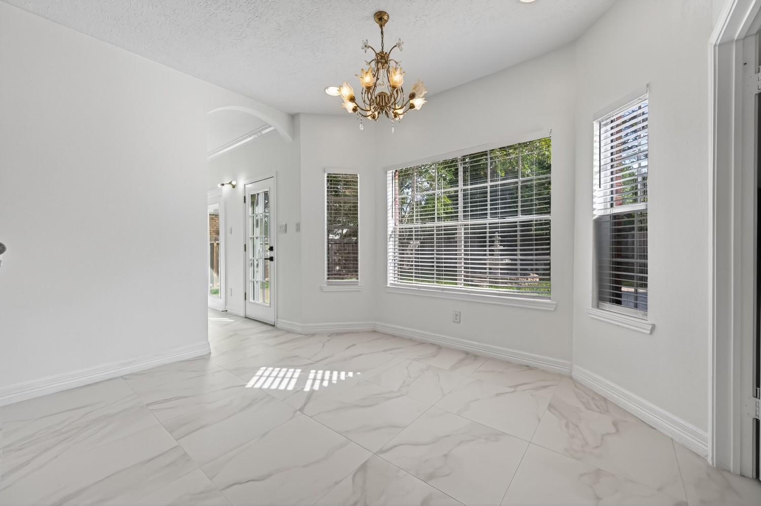 2431 Parkwood Lane
