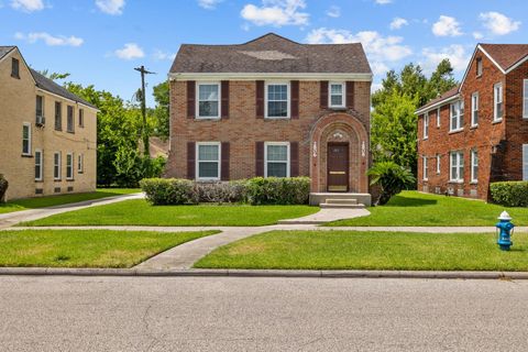 Photo of 2806 Cleburne Street, Houston, TX 77004 (MLS # 72320359)