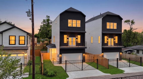 Photo of 944 Homer Street, Houston, TX 77091 (MLS # 30882555)