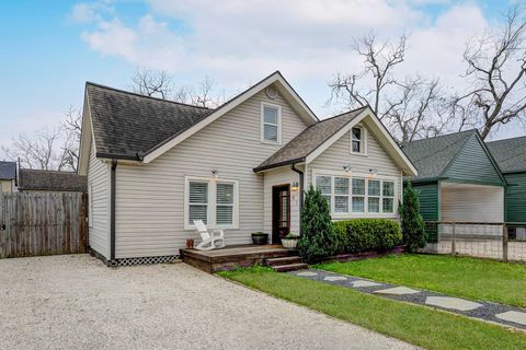 Photo of 818 Wilkes Street, Houston, TX 77009 (MLS # 50339652)