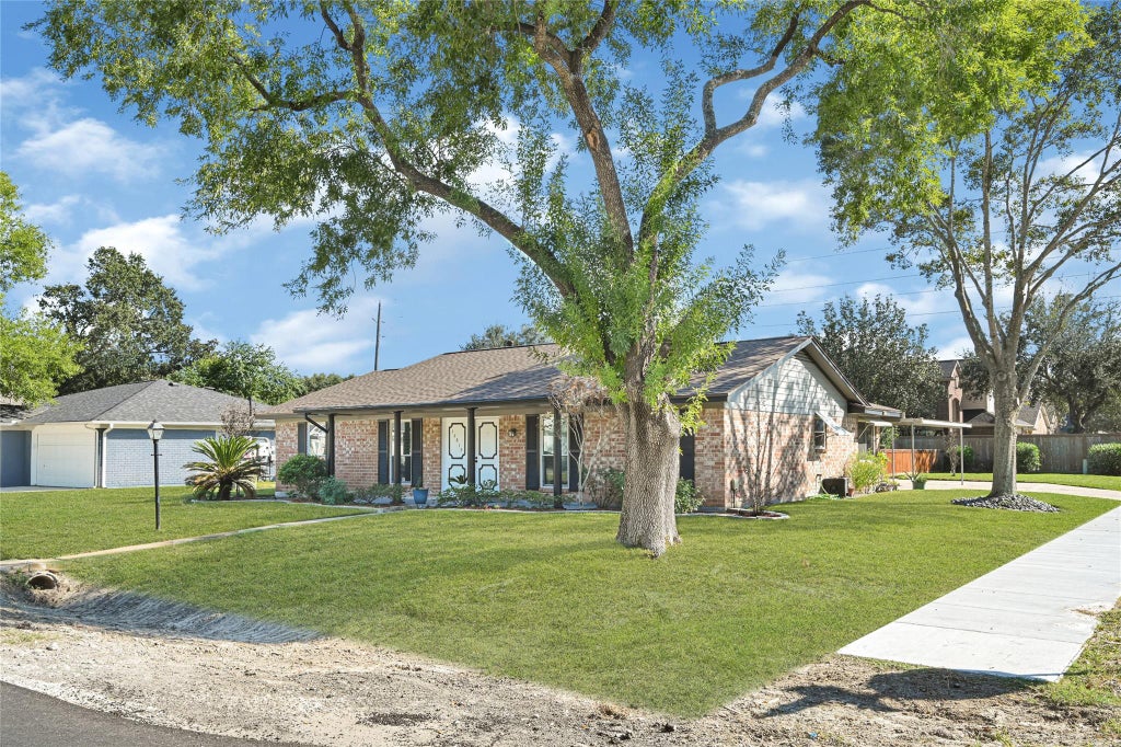 Photo of 12615 Foxburo Drive, Houston, TX 77065 (MLS # 15113775)