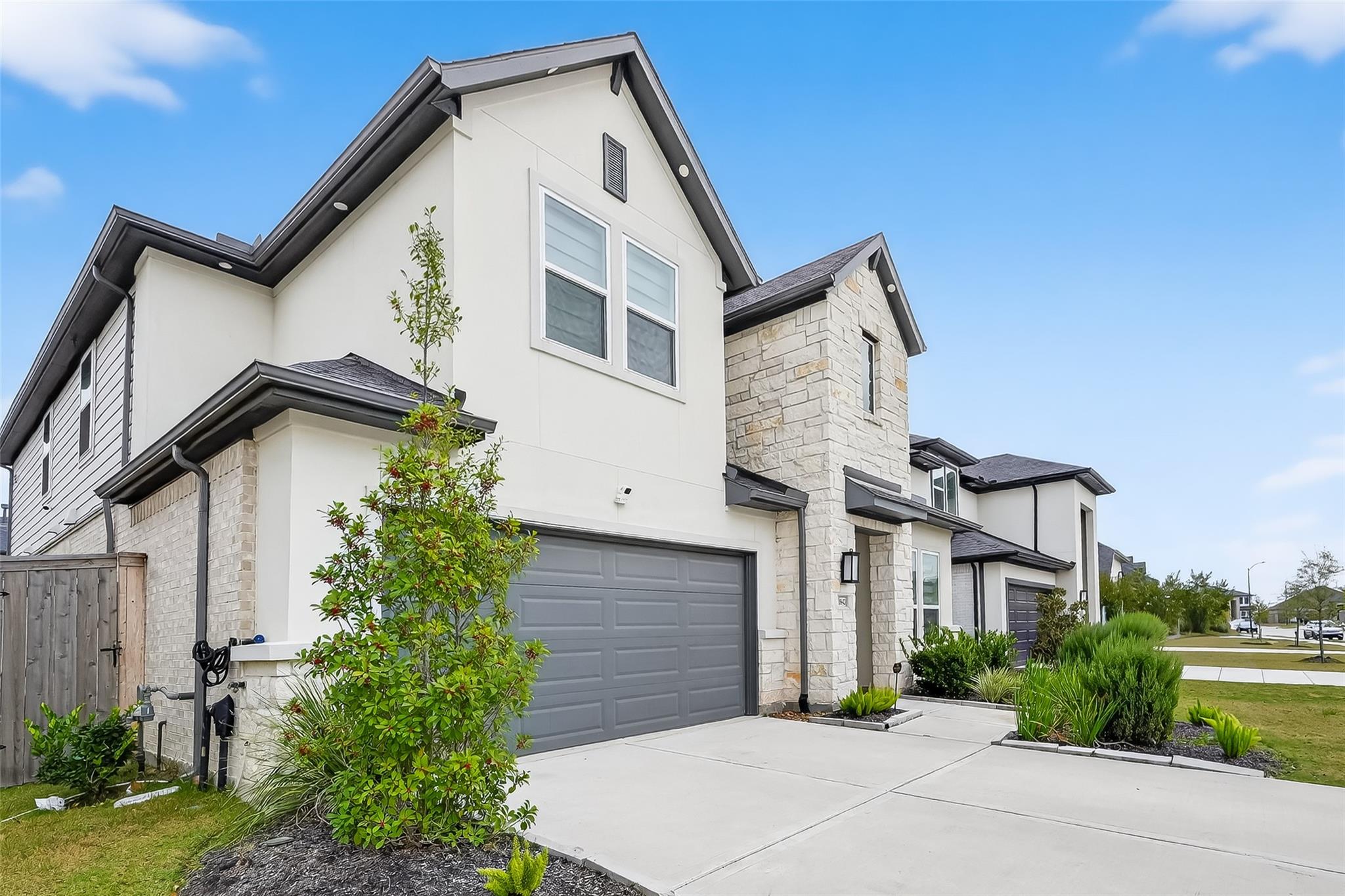 21642 Laggan Cliff Lane