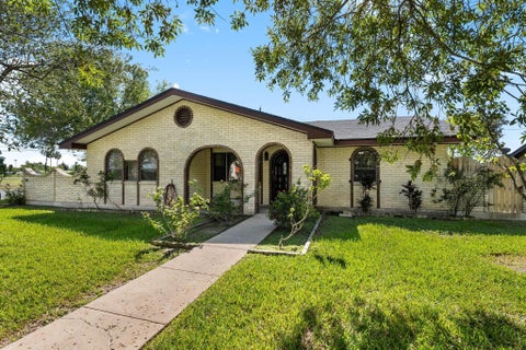 Photo of 2420 Lisa Ann Avenue, Harlingen, TX 78550 (MLS # 904197)