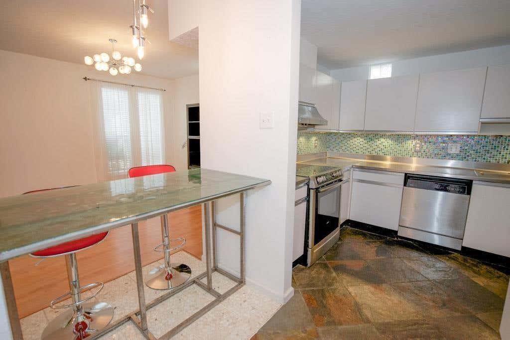 Photo of 907 Hawthorne, Houston, TX 77006 (MLS # 14551762)
