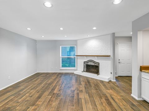 Photo of 2568 Bering Drive, Houston, TX 77057 (MLS # 29396616)
