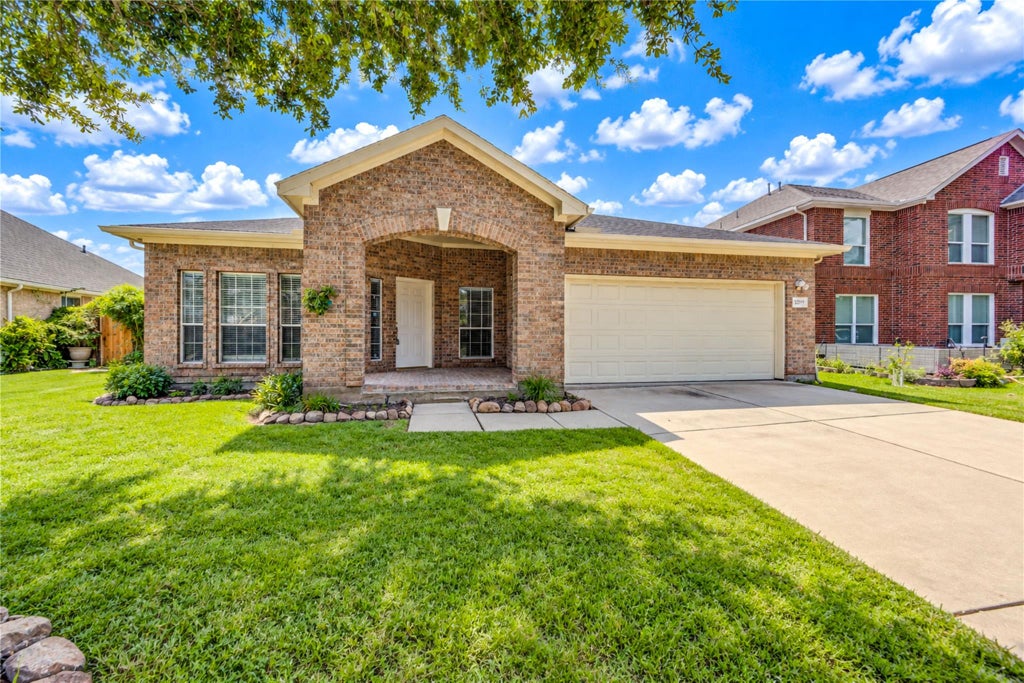 Photo of 12619 Vineyard Trail Lane, Sugar Land, TX 77478 (MLS # 6838364)