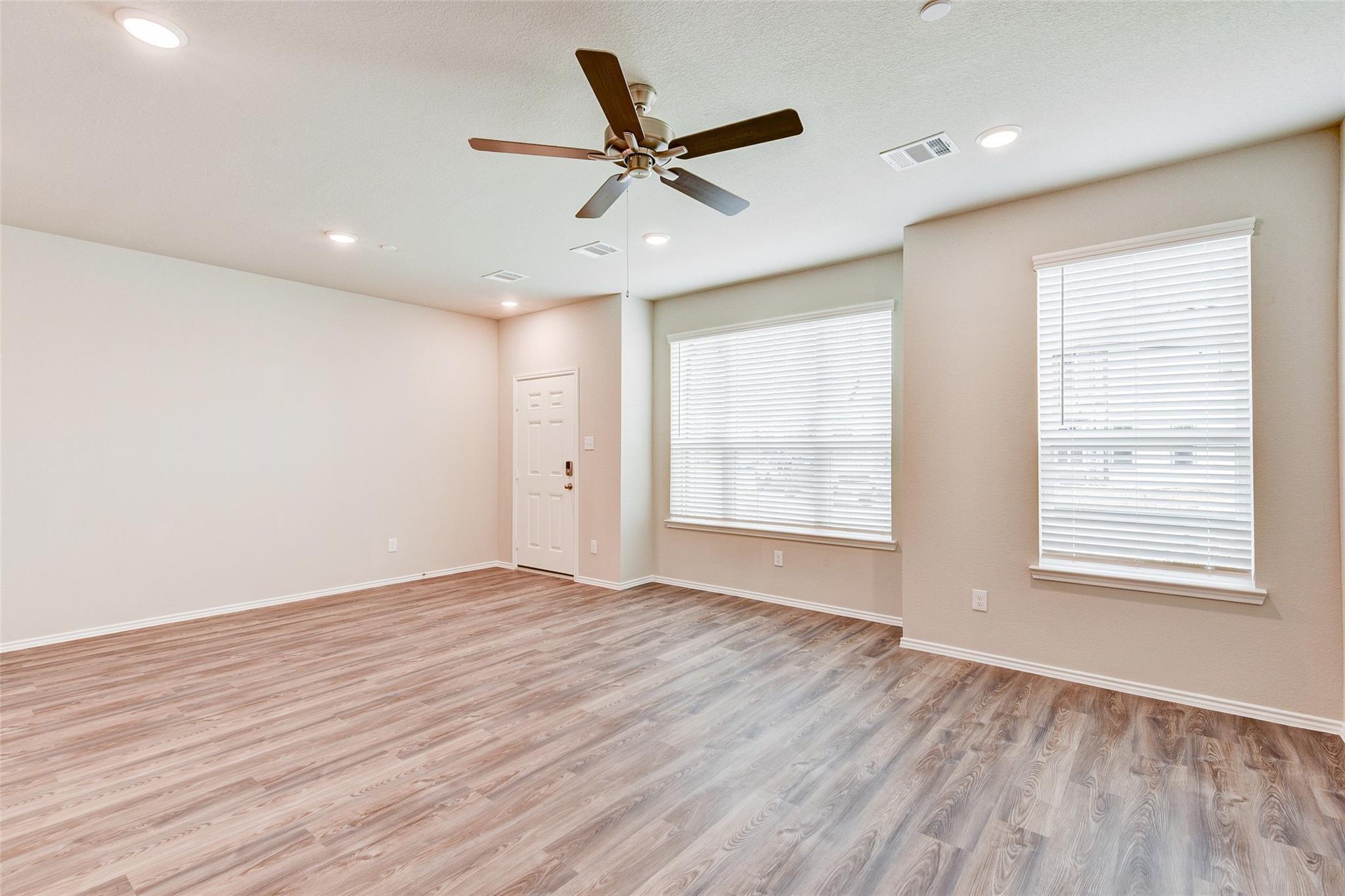 11938 Amber Oak Way