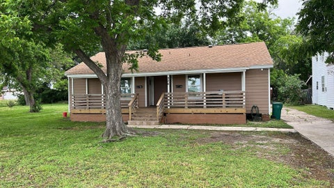 Photo of 906 Eagle Avenue #B, Pasadena, TX 77506 (MLS # 35790666)