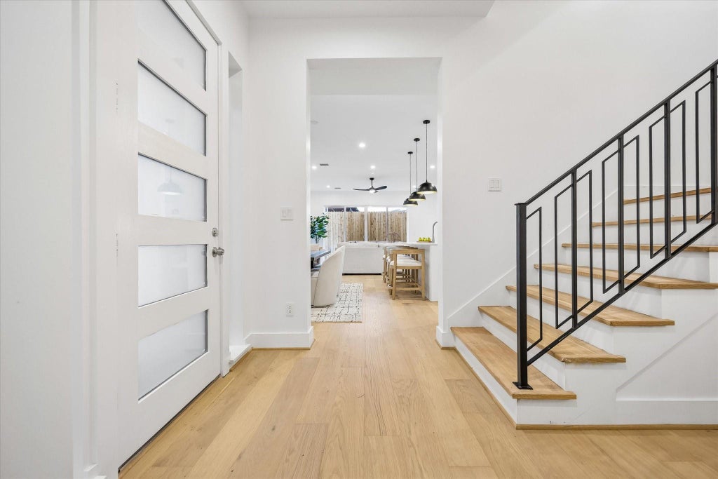 Photo of 2204 Huldy Street, Houston, TX 77019 (MLS # 72990346)