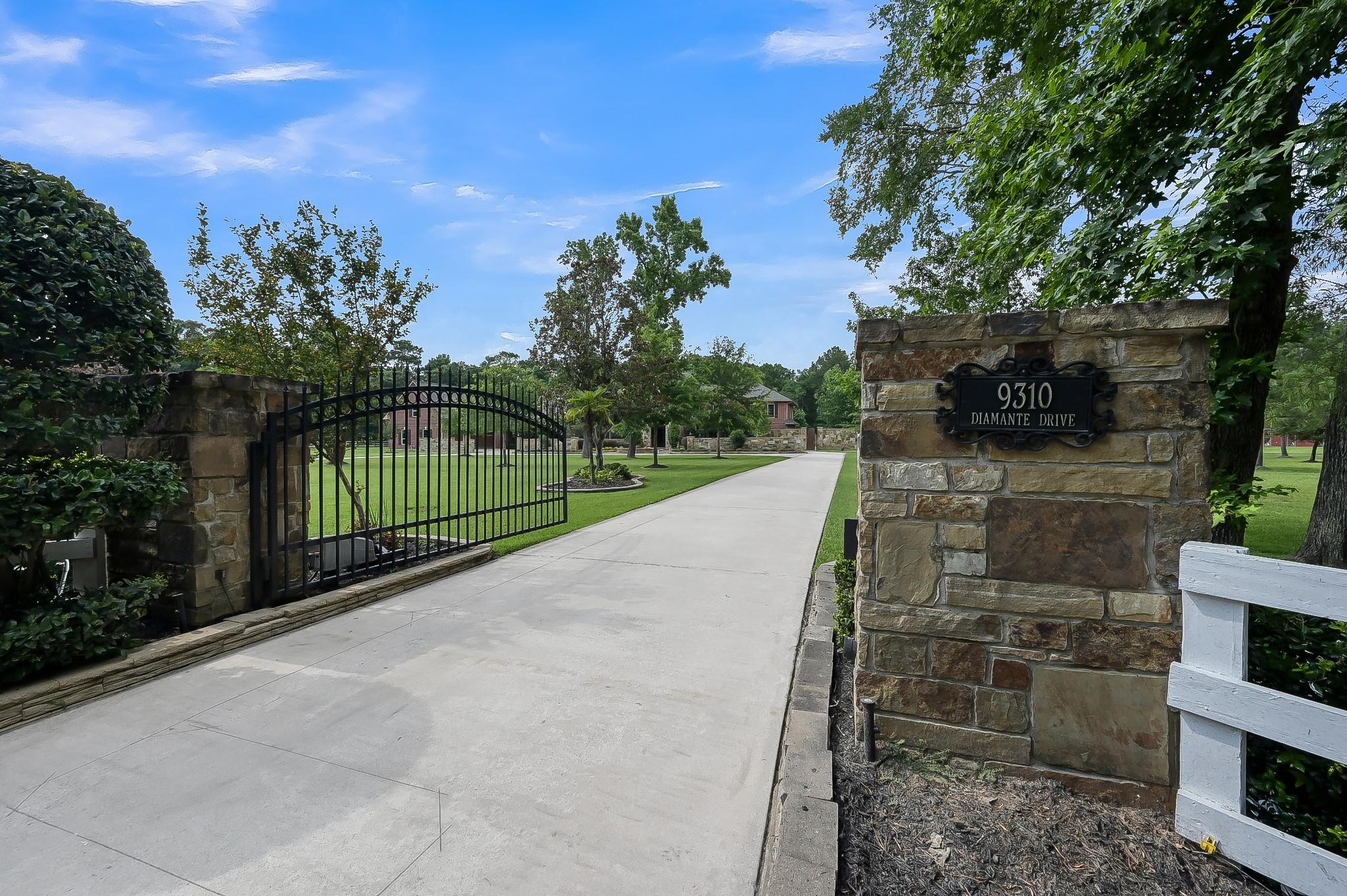 9310 Diamante Drive