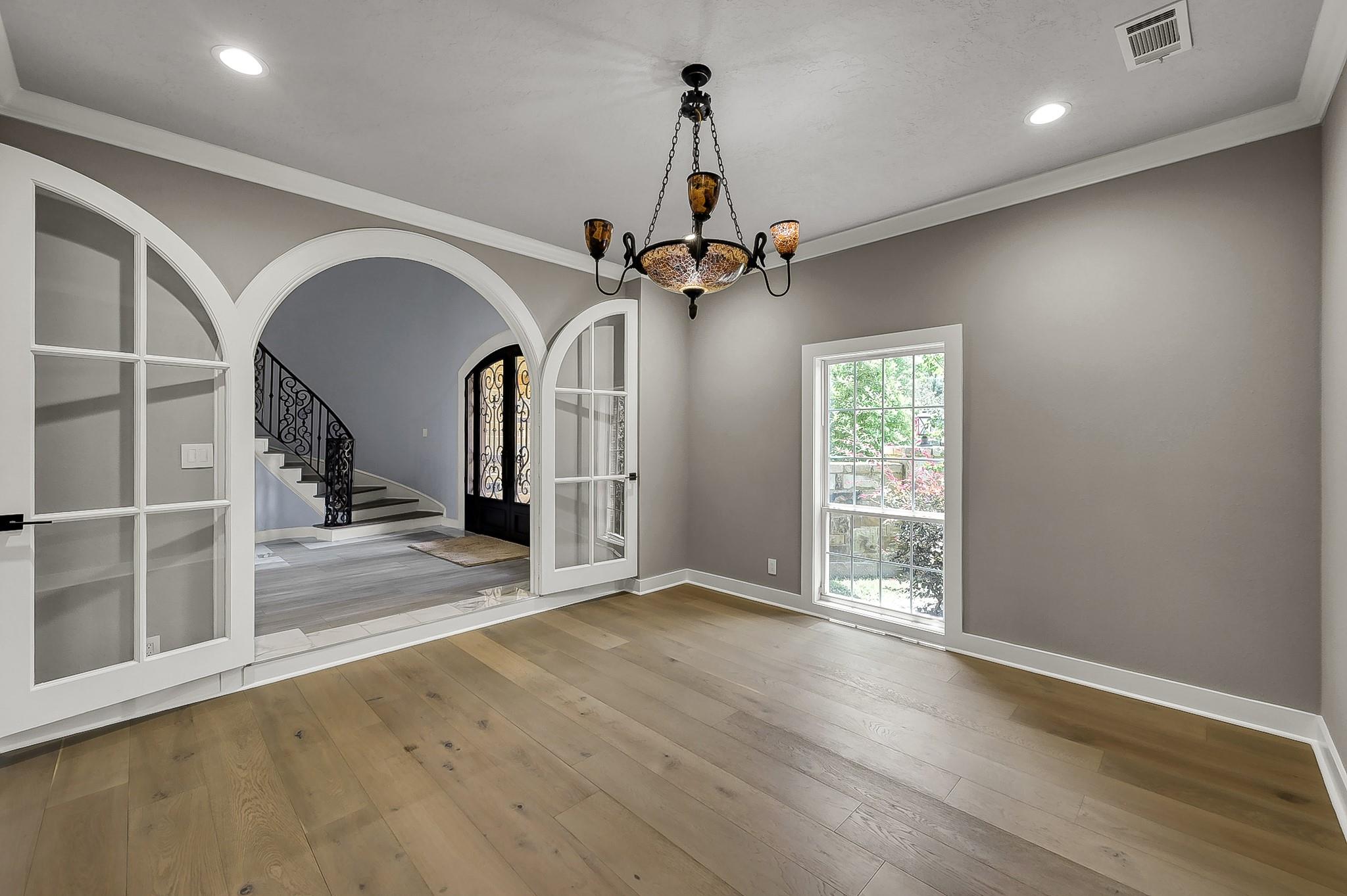 9310 Diamante Drive