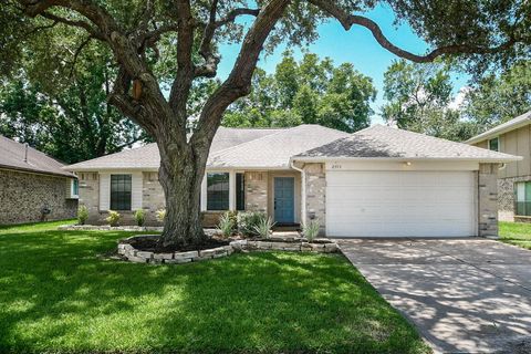 Photo of 2303 Old Dixie Drive, Richmond, TX 77406 (MLS # 73634072)