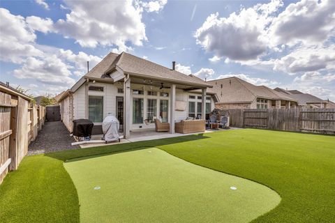 Homes For Sale - 19422 Gray Mare Drive<br/> Tomball, TX 77377