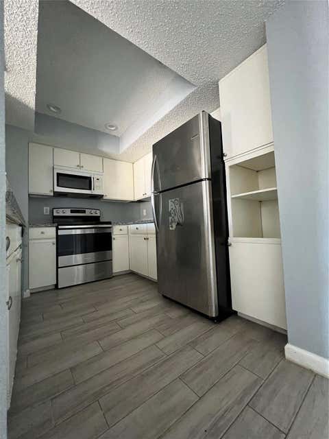 Tiny photo for 2830 S Bartell Drive #210, Houston, TX 77054 (MLS # 54360005)