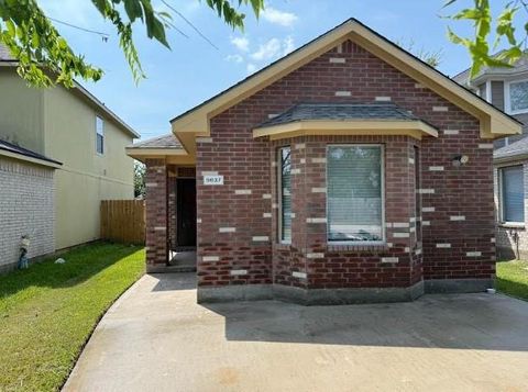 Photo of 5637 Lotus Street, Houston, TX 77085 (MLS # 95972287)