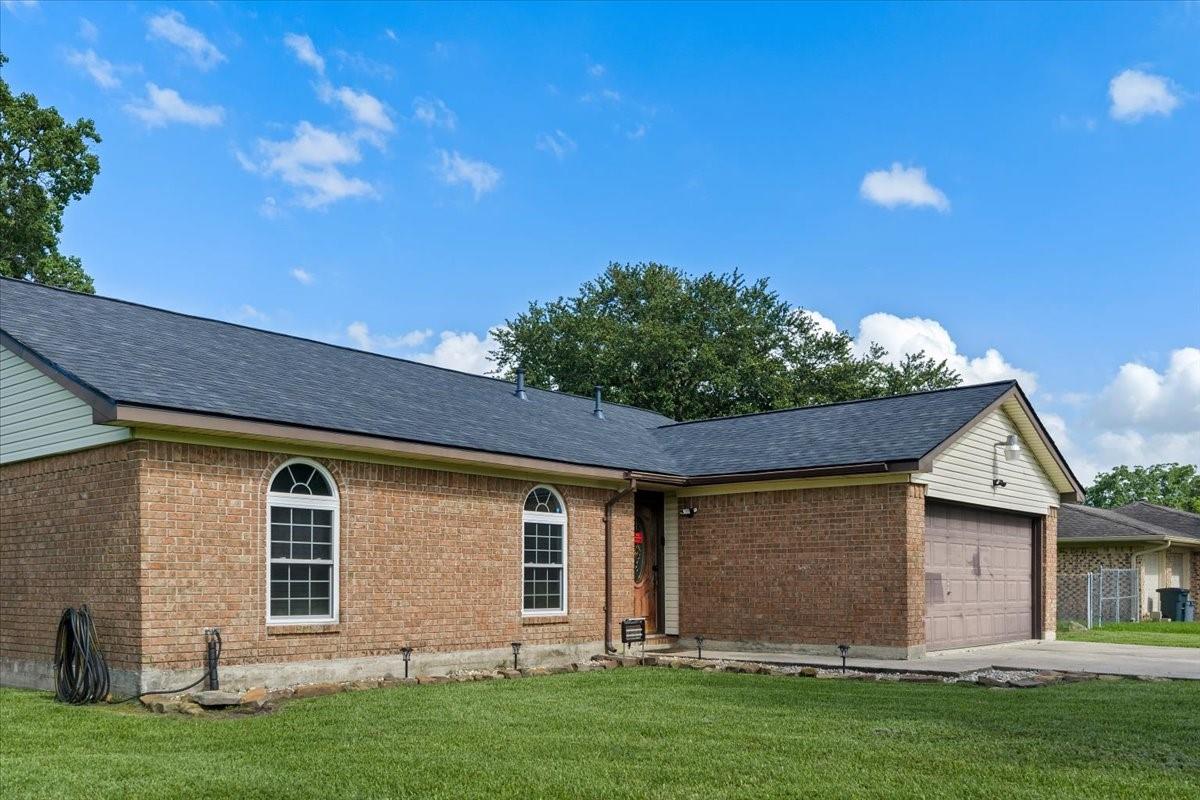 10122 Laurie Lane