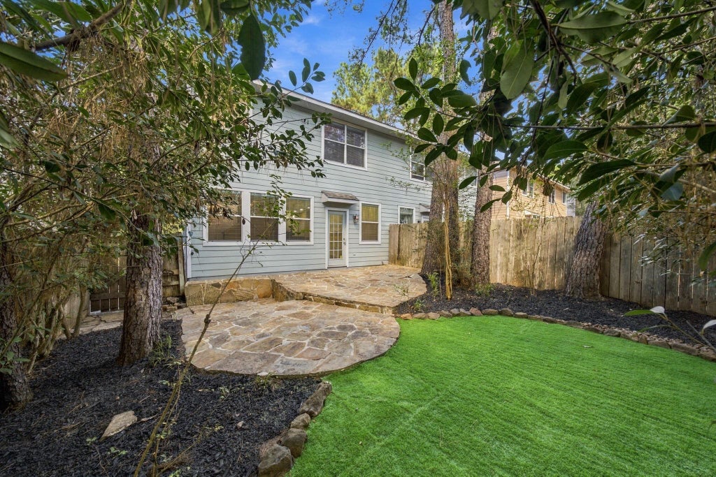 Photo of 30 Blue Creek Place, The Woodlands, TX 77382 (MLS # 34097598)
