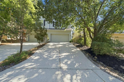 Photo of 30 Blue Creek Place, The Woodlands, TX 77382 (MLS # 34097598)