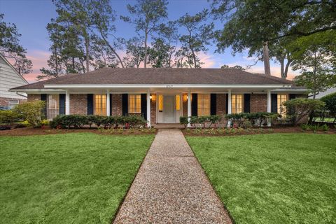 Photo of 12419 Overcup Drive, Houston, TX 77024 (MLS # 54827908)