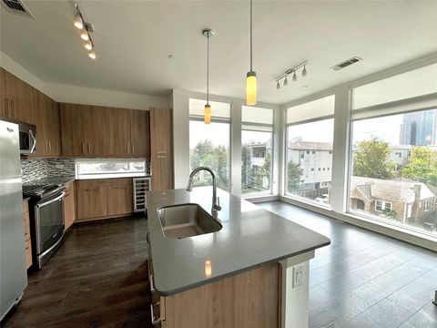 Photo of 2111 Westheimer Road #1127, Houston, TX 77098 (MLS # 80846510)