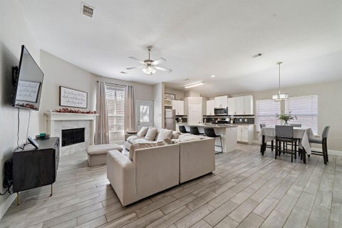 Photo of 1830 Sherwood Forest Circle, League City, TX 77573 (MLS # 76994639)