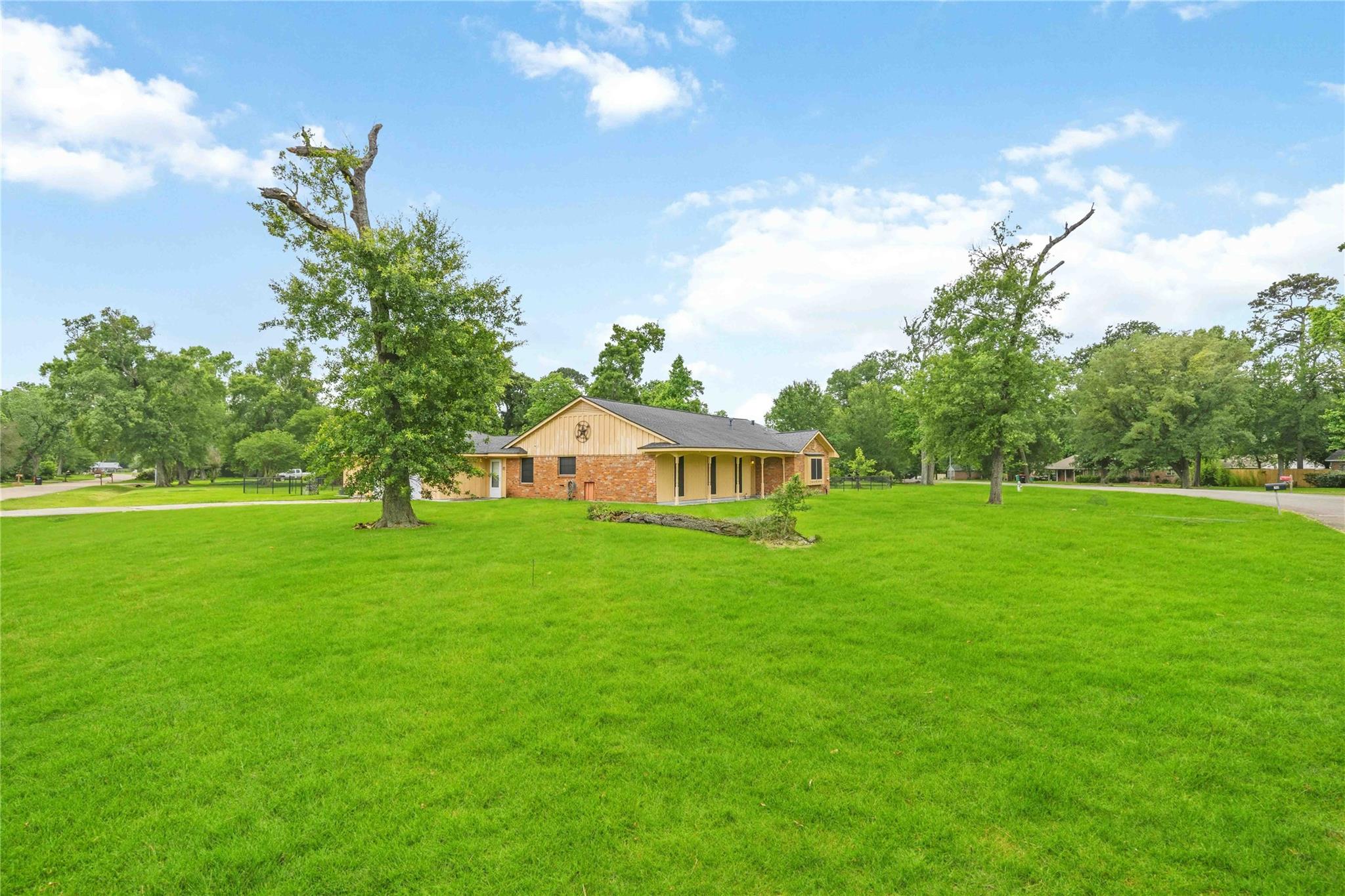 435 Rolling Wood Road
