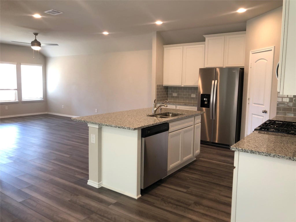 Photo of 9224 Inland Leather Lane, Conroe, TX 77385 (MLS # 70887660)