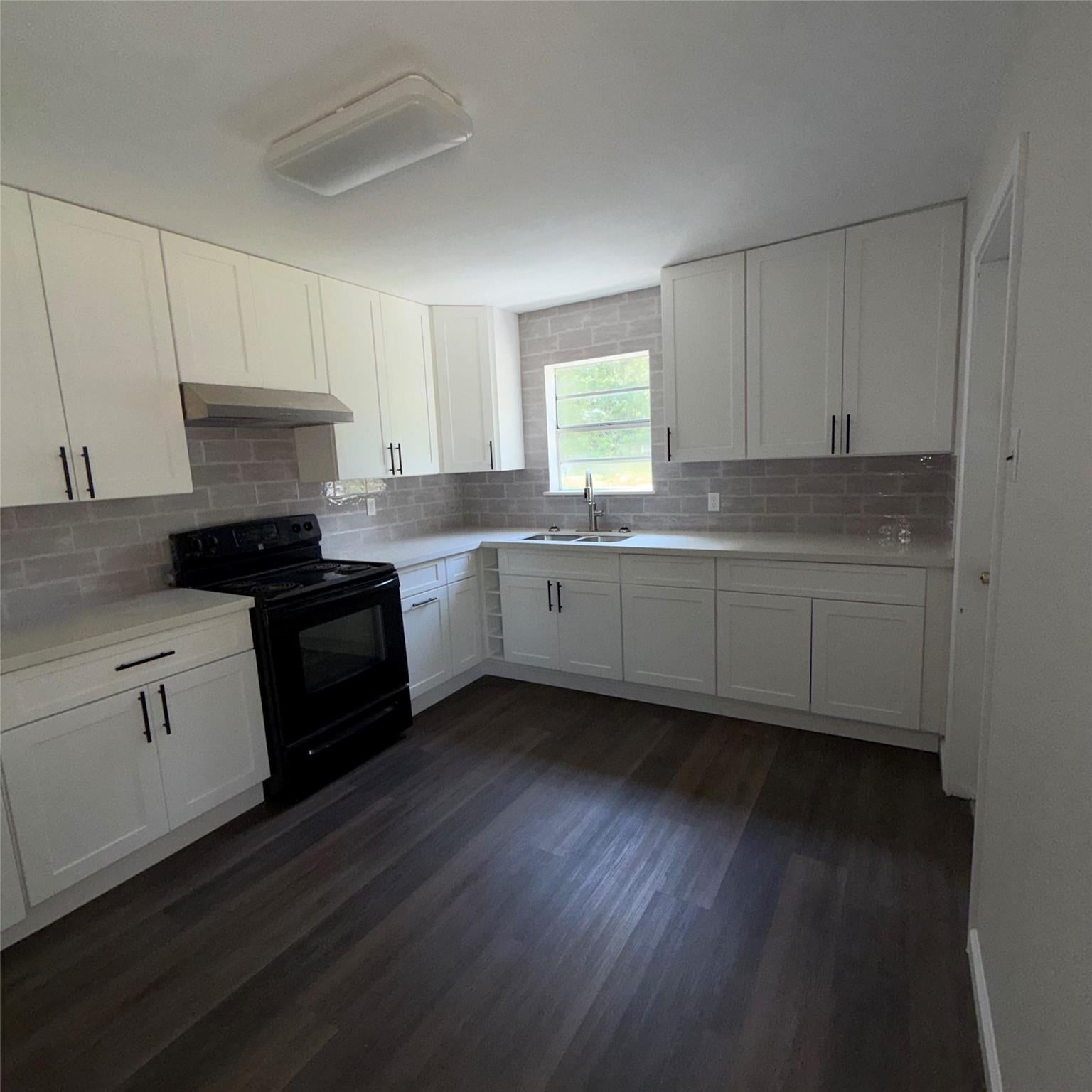 1216 Gifford Lane