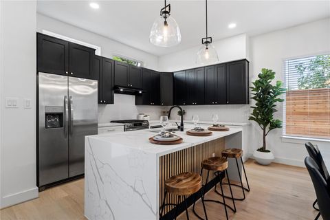 Photo of 4110 Cortlandt Street, Houston, TX 77018 (MLS # 55016342)