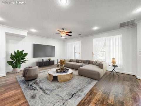 Photo of 717 Via Lago, Webster, TX 77598 (MLS # 57503527)