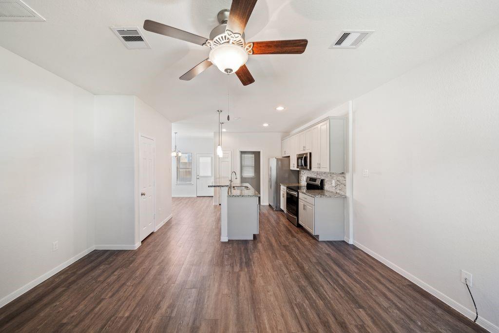 16948 W Juneau