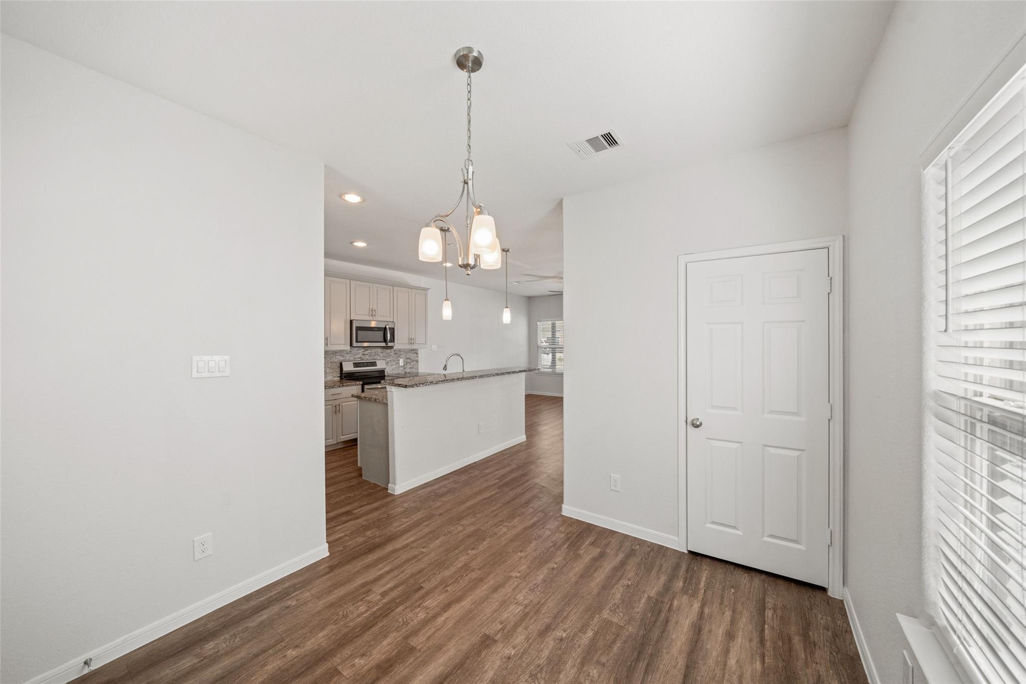 16948 W Juneau
