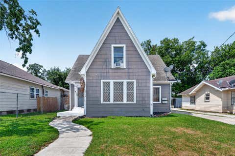 Photo of 415 W Pearce Street, Baytown, TX 77520 (MLS # 30525097)