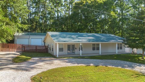 Photo of 537 Mohawk Bend, Conroe, TX 77316 (MLS # 506502)