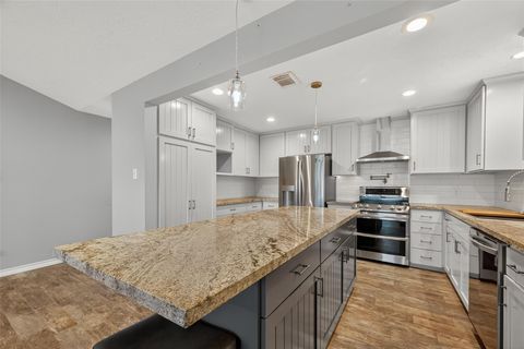 Property photo of 16811 bougainvilla lane, friendswood, TX 77546