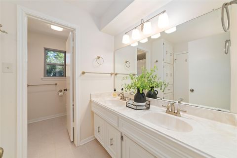 Tiny photo for 2 Noontide Circle, The Woodlands, TX 77380 (MLS # 63247005)