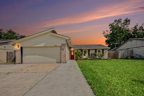 Photo of 4010 Bluebonnet Trail, Deer Park, TX 77536 (MLS # 8518535)