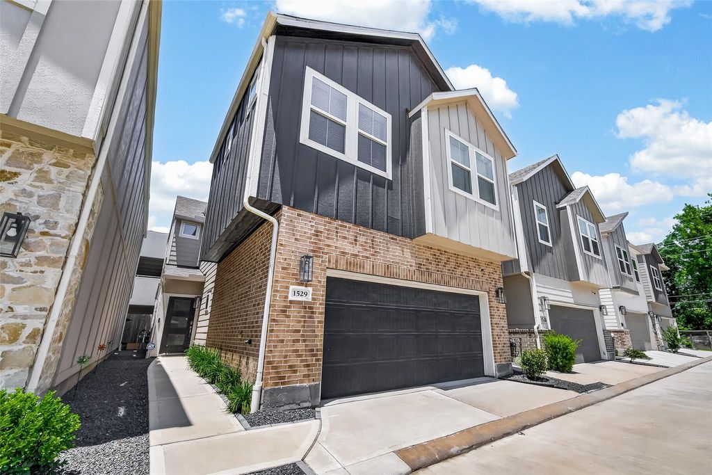 Photo of 1529 Lakeline Oak Drive, Houston, TX 77084 (MLS # 40512435)