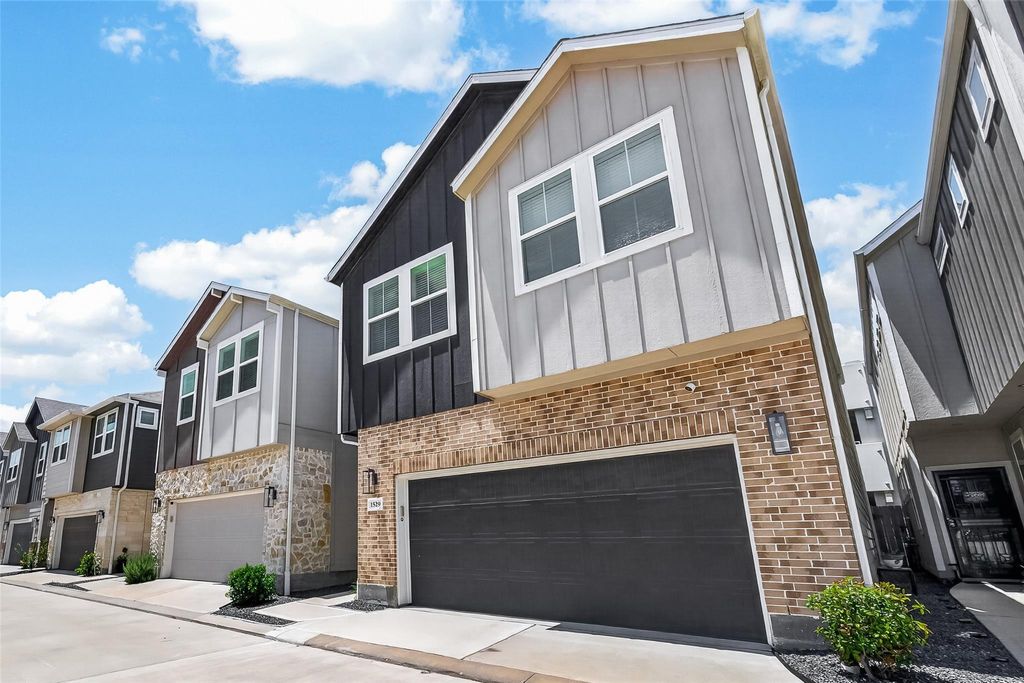 Photo of 1529 Lakeline Oak Drive, Houston, TX 77084 (MLS # 40512435)