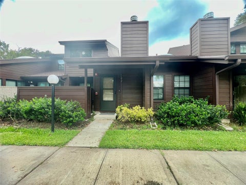 Photo of 2611 Grants Lake Boulevard #243, Sugar Land, TX 77479 (MLS # 13602749)