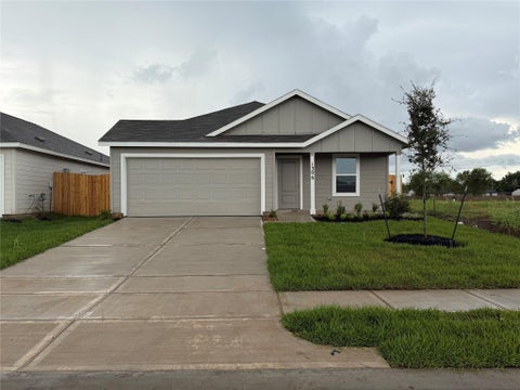 Homes For Sale - 1306 Wharton Lakes Boulevard<br/> Wharton, TX 77488