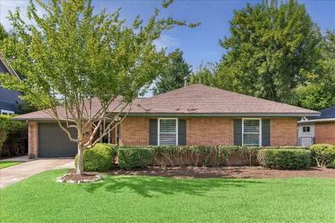 Photo of 2106 Saxon Drive, Houston, TX 77018 (MLS # 66678161)