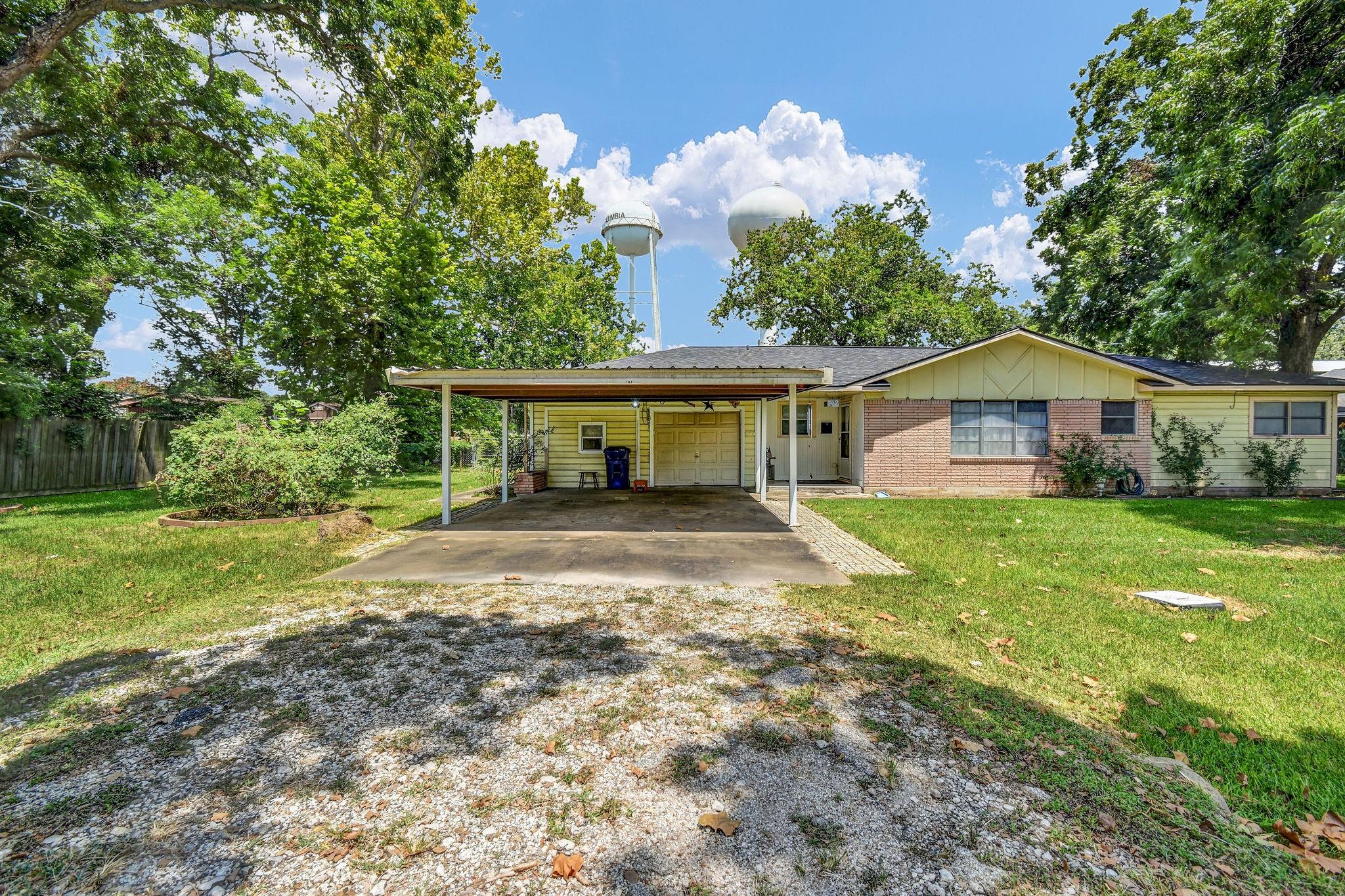 102 W Meadow Lane