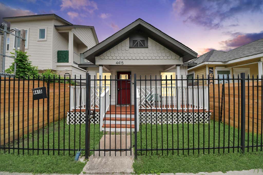 Photo of 4415 Hershe Street, Houston, TX 77020 (MLS # 10779842)