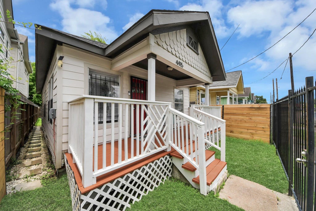 Photo of 4415 Hershe Street, Houston, TX 77020 (MLS # 10779842)
