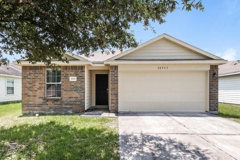 Photo of 28923 Village Creek Loop, Spring, TX 77386 (MLS # 22523529)