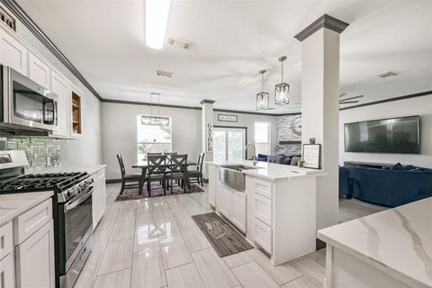 1818 Buckingham Drive Pasadena TX 77504